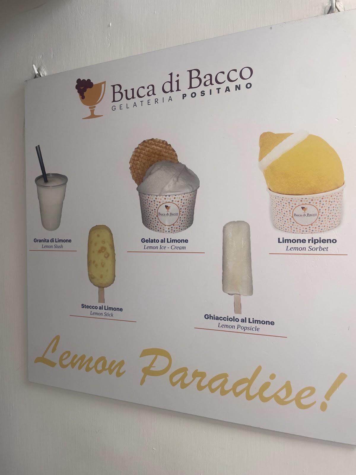 Un dettaglio del banco.