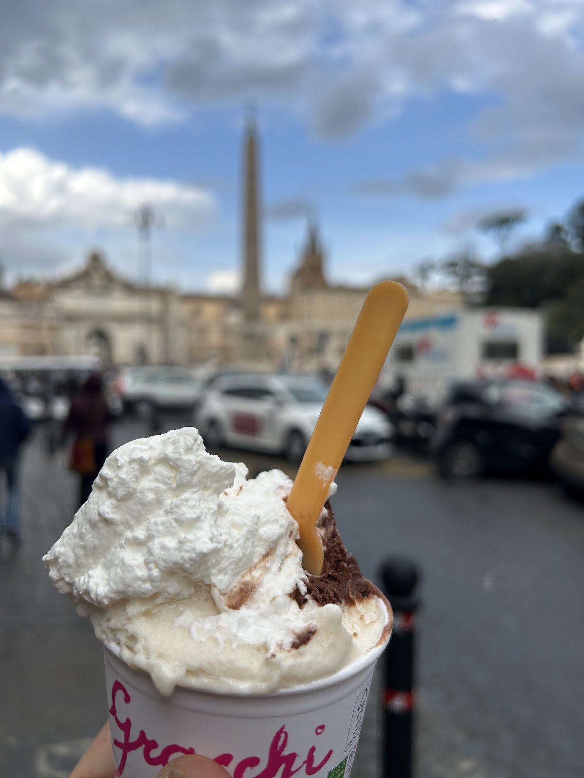 Le vaschette in vetrina.