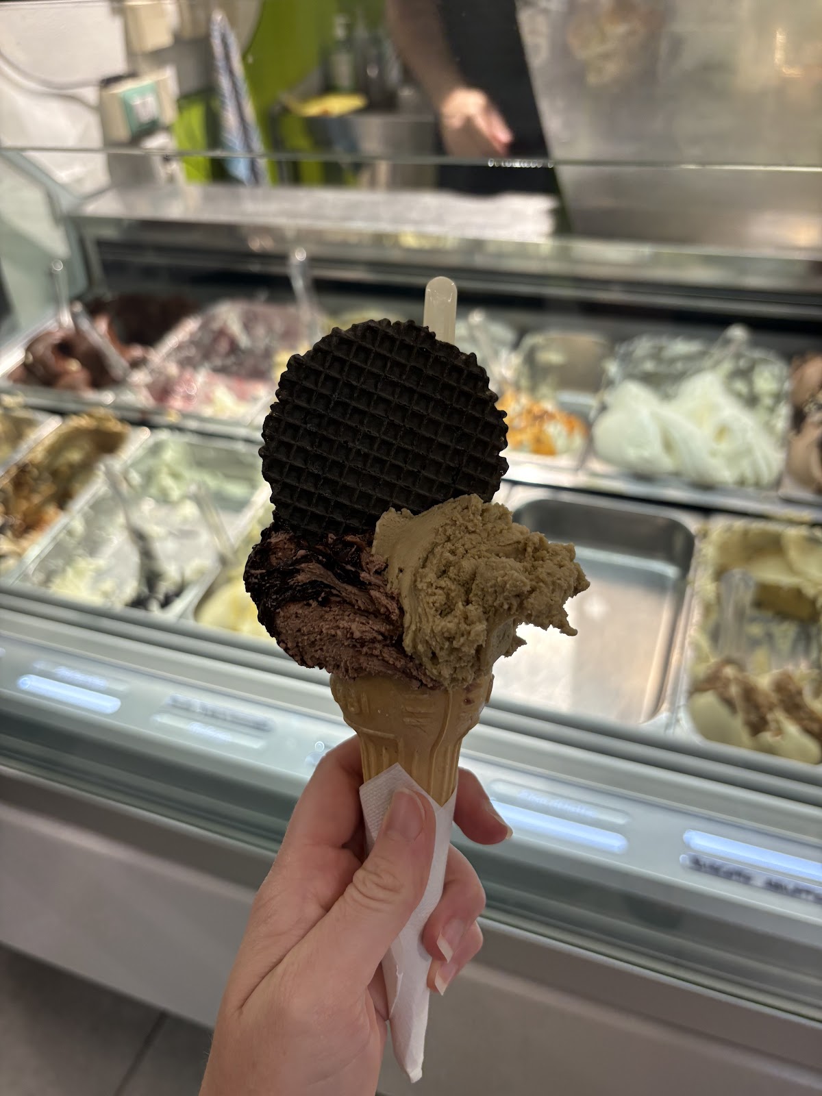 Un dettaglio della vetrina.