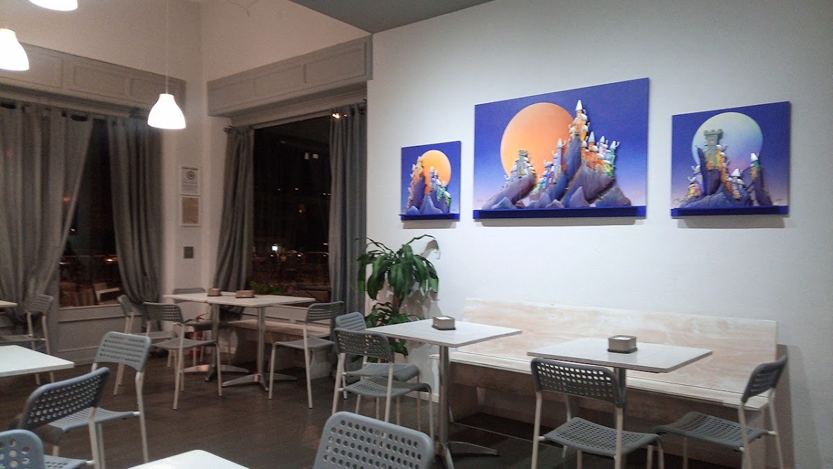 Il locale visto dall'interno.