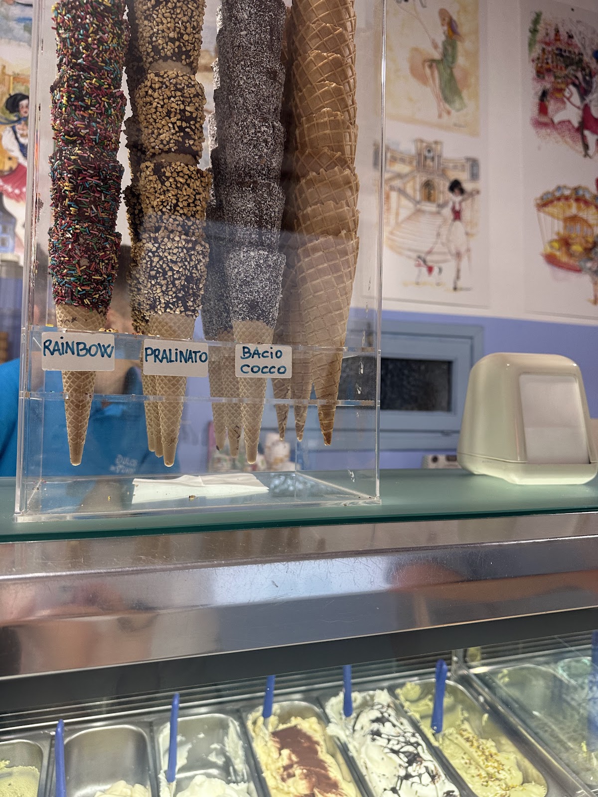 Il locale visto dall'interno.