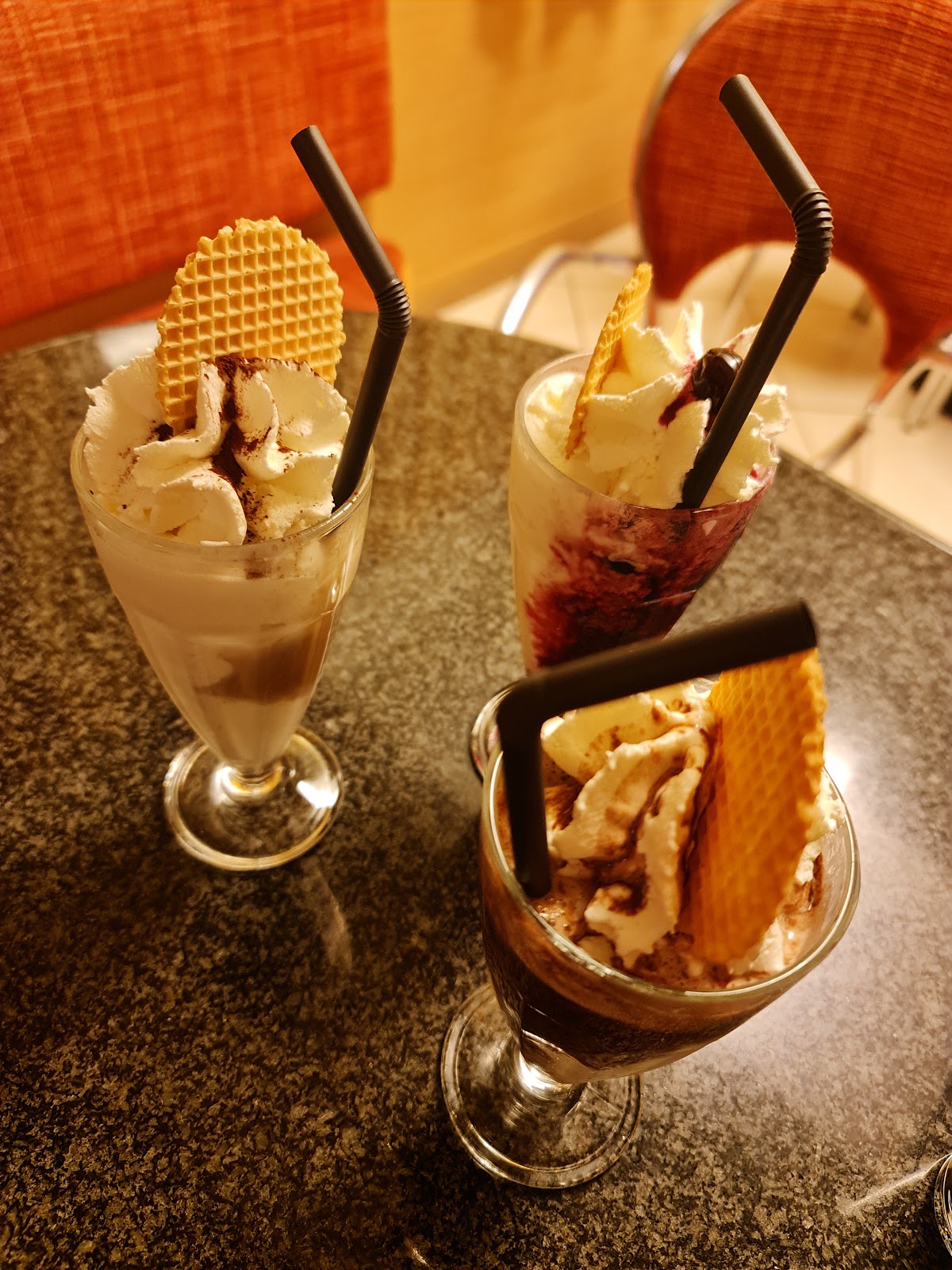 Le vaschette in vetrina.