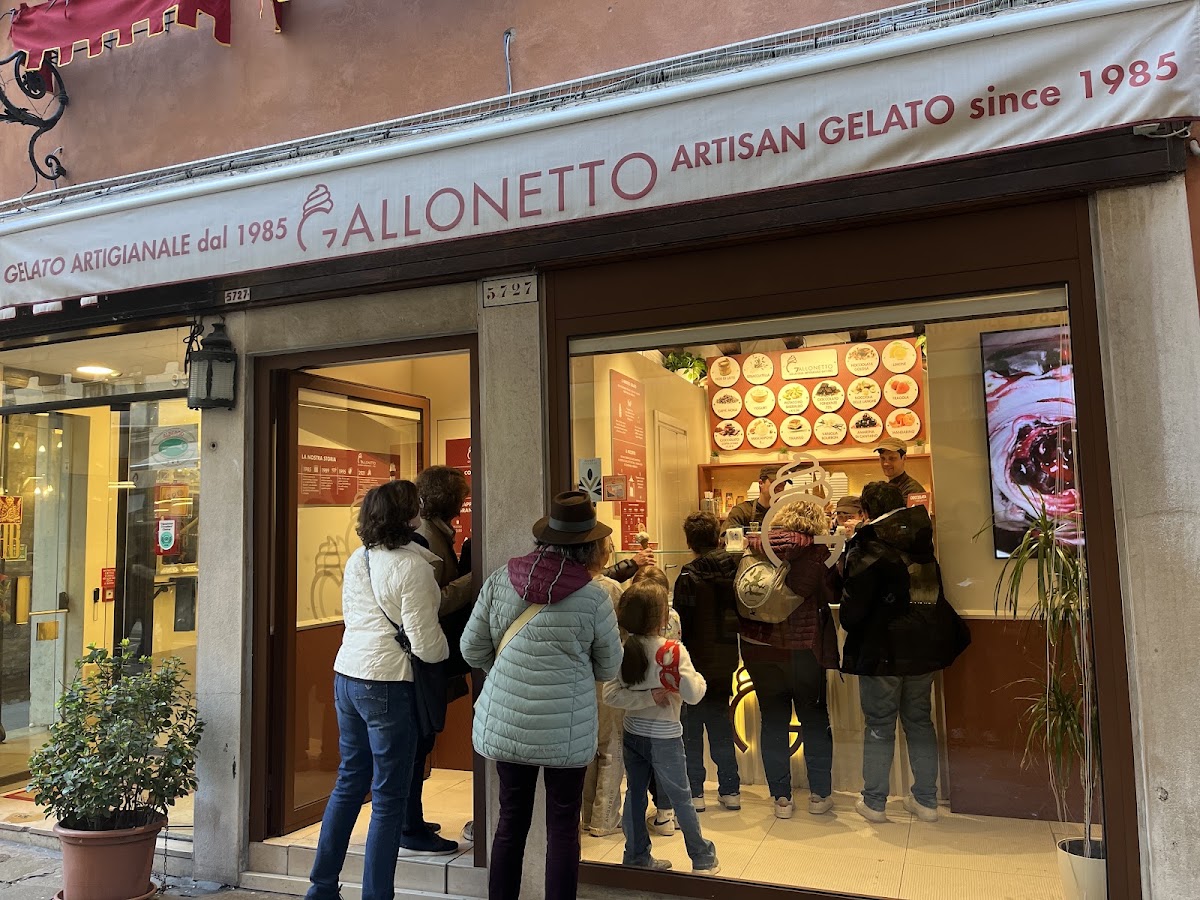 Il locale visto dall'interno.
