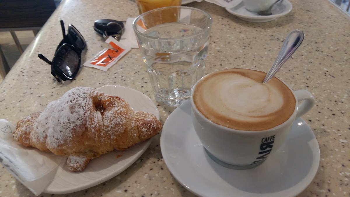 Il locale visto dall'interno.