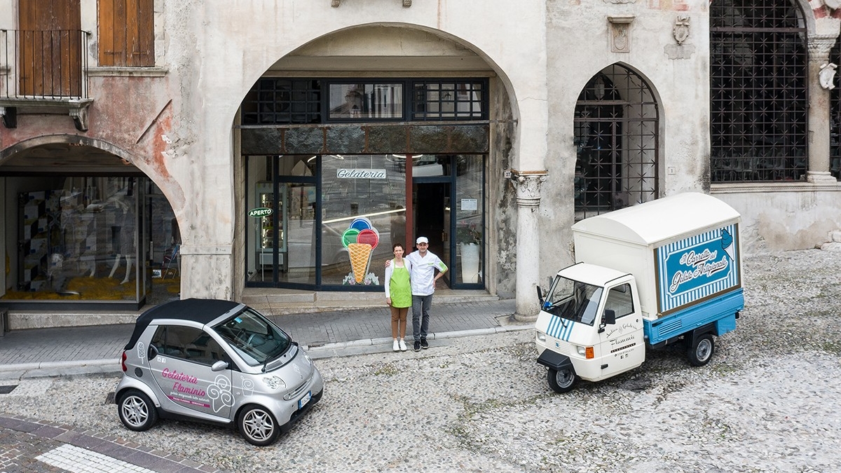 Un dettaglio della vetrina.