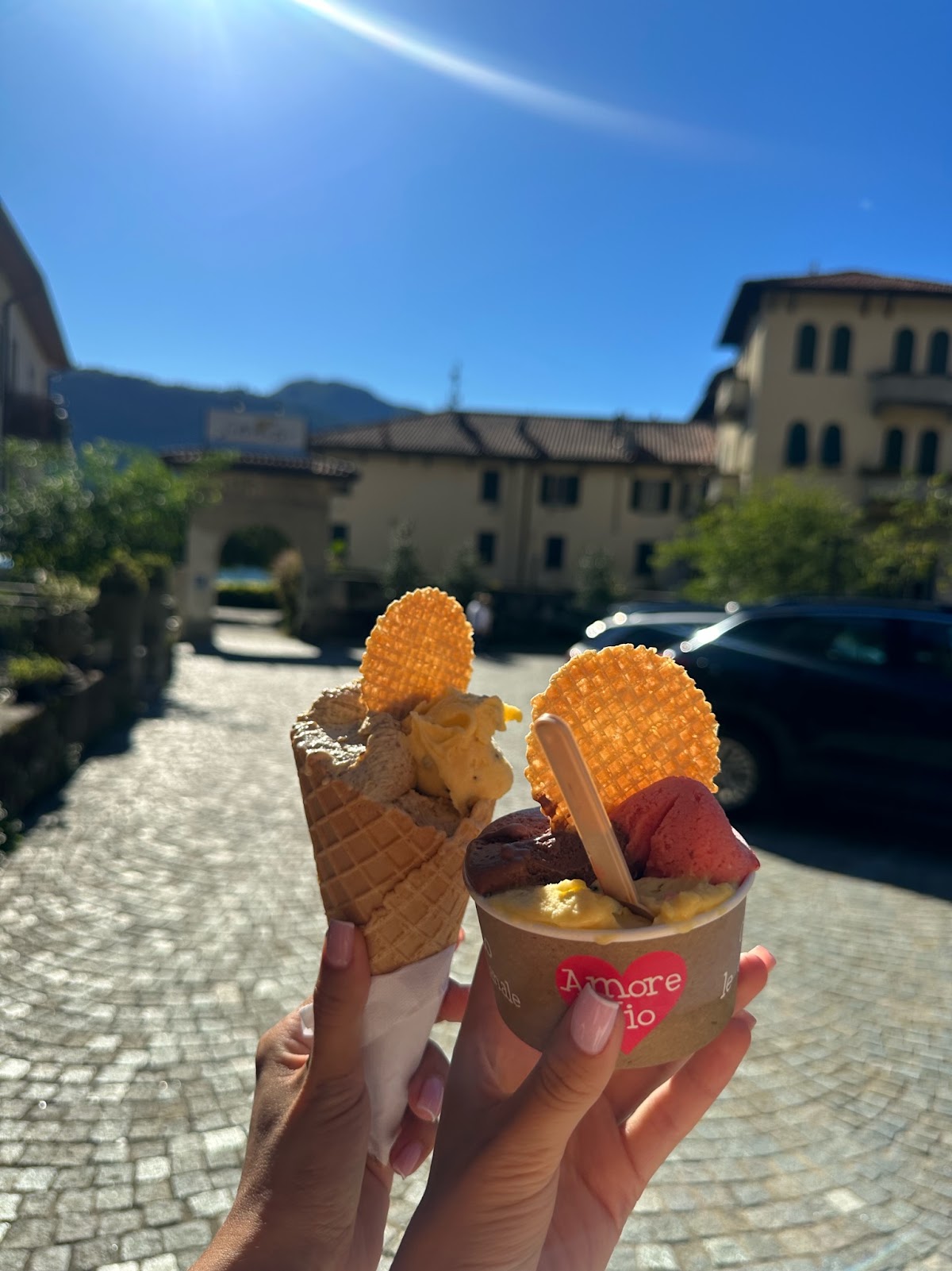 Le vaschette in vetrina.