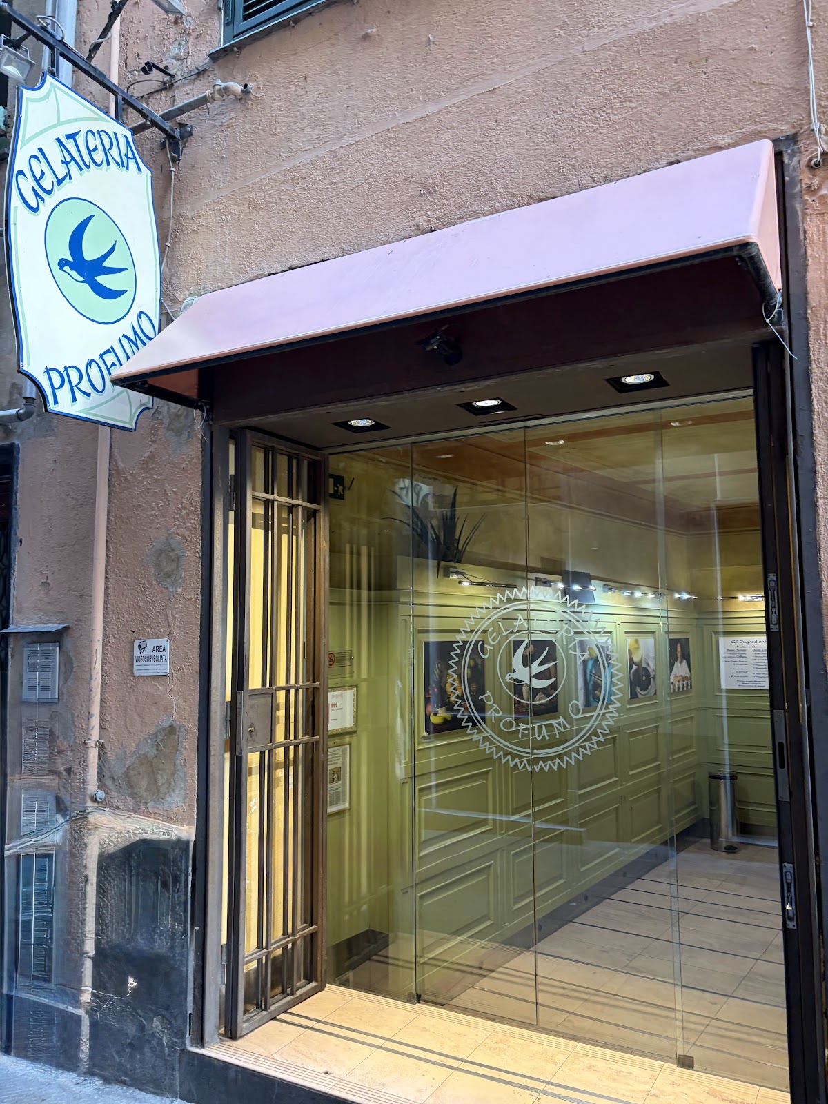 Il locale in servizio.