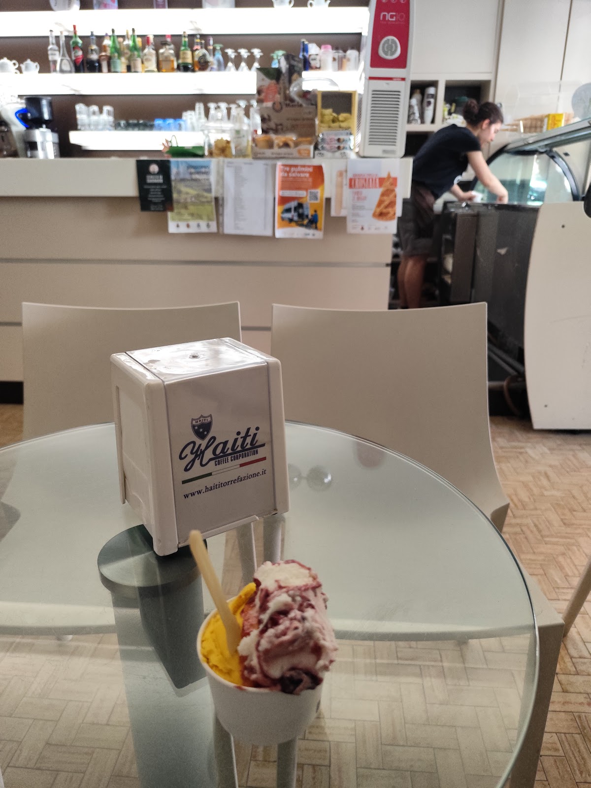Il locale visto dall'interno.