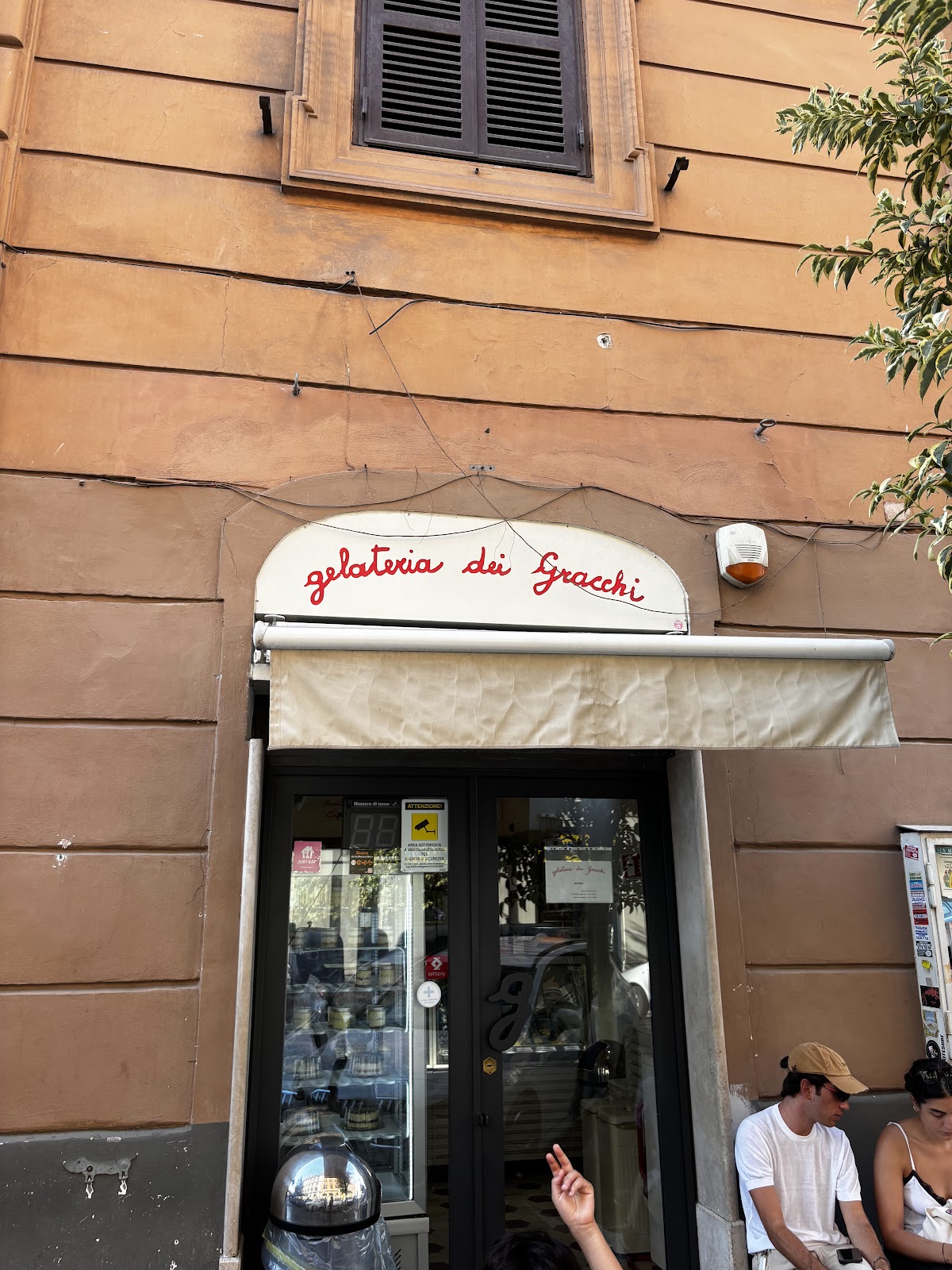 Il locale in servizio.