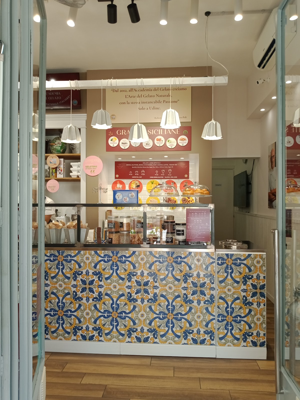 Il locale in servizio.