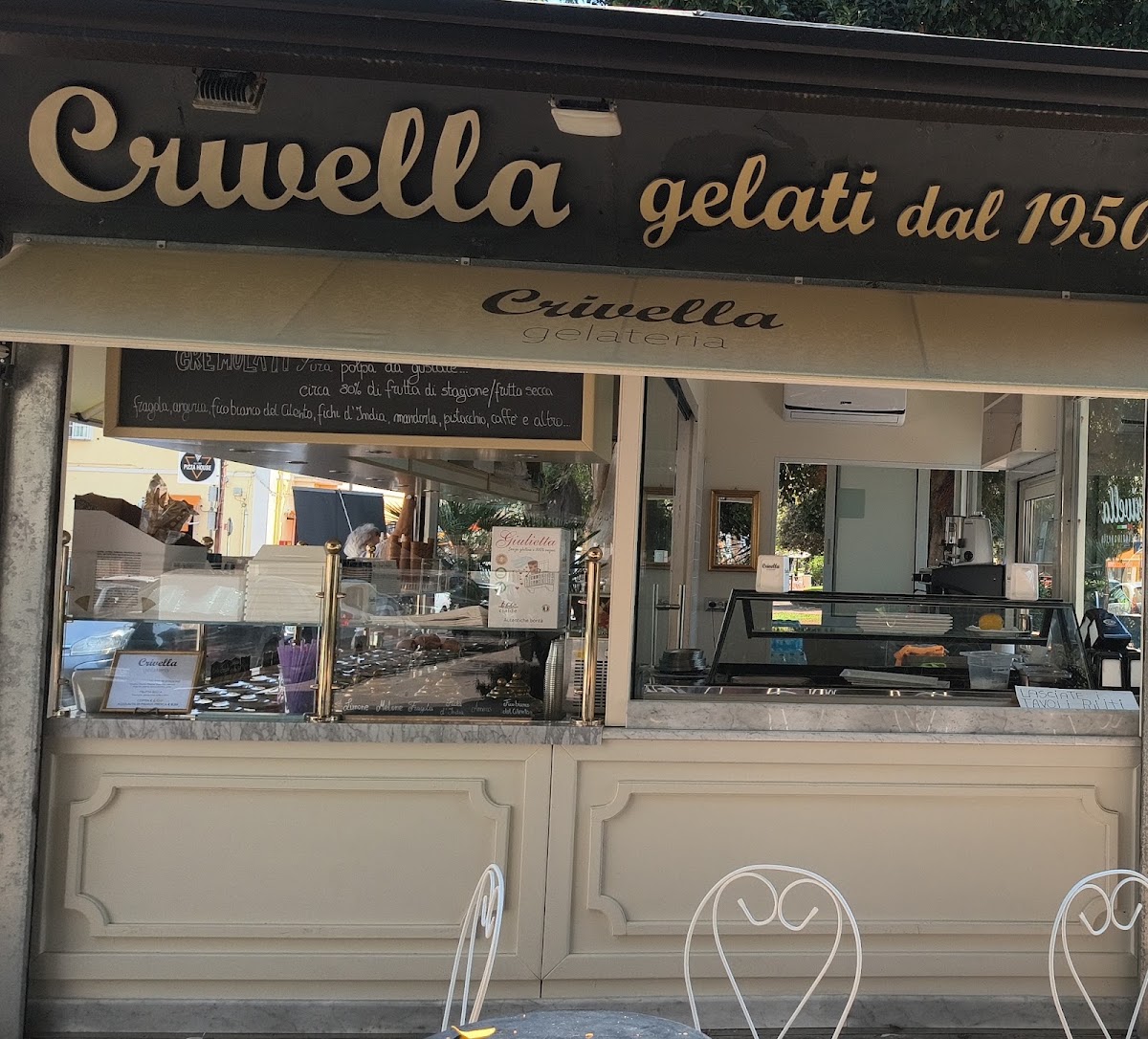 Il locale in servizio.