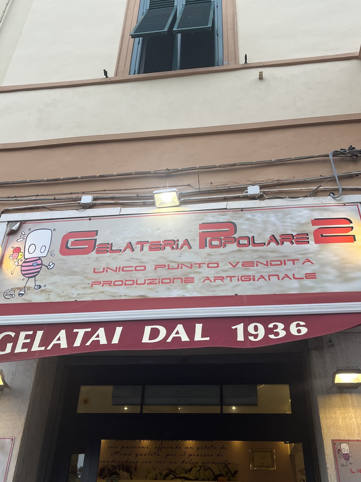 Un dettaglio del banco.