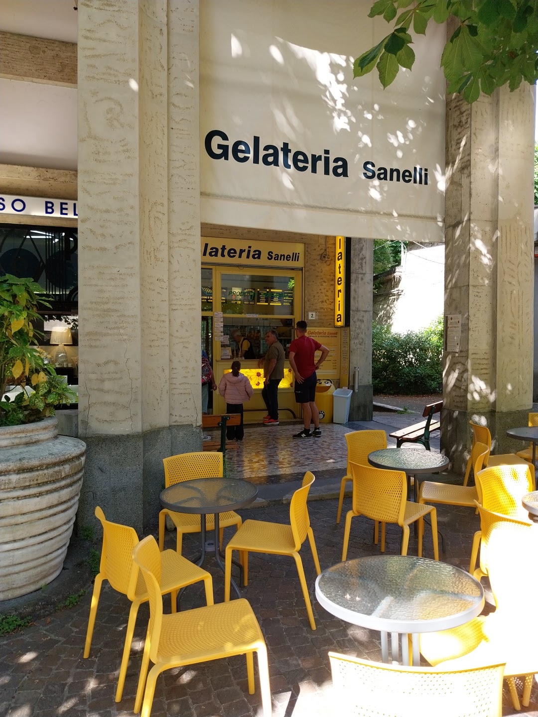 Un dettaglio del banco.