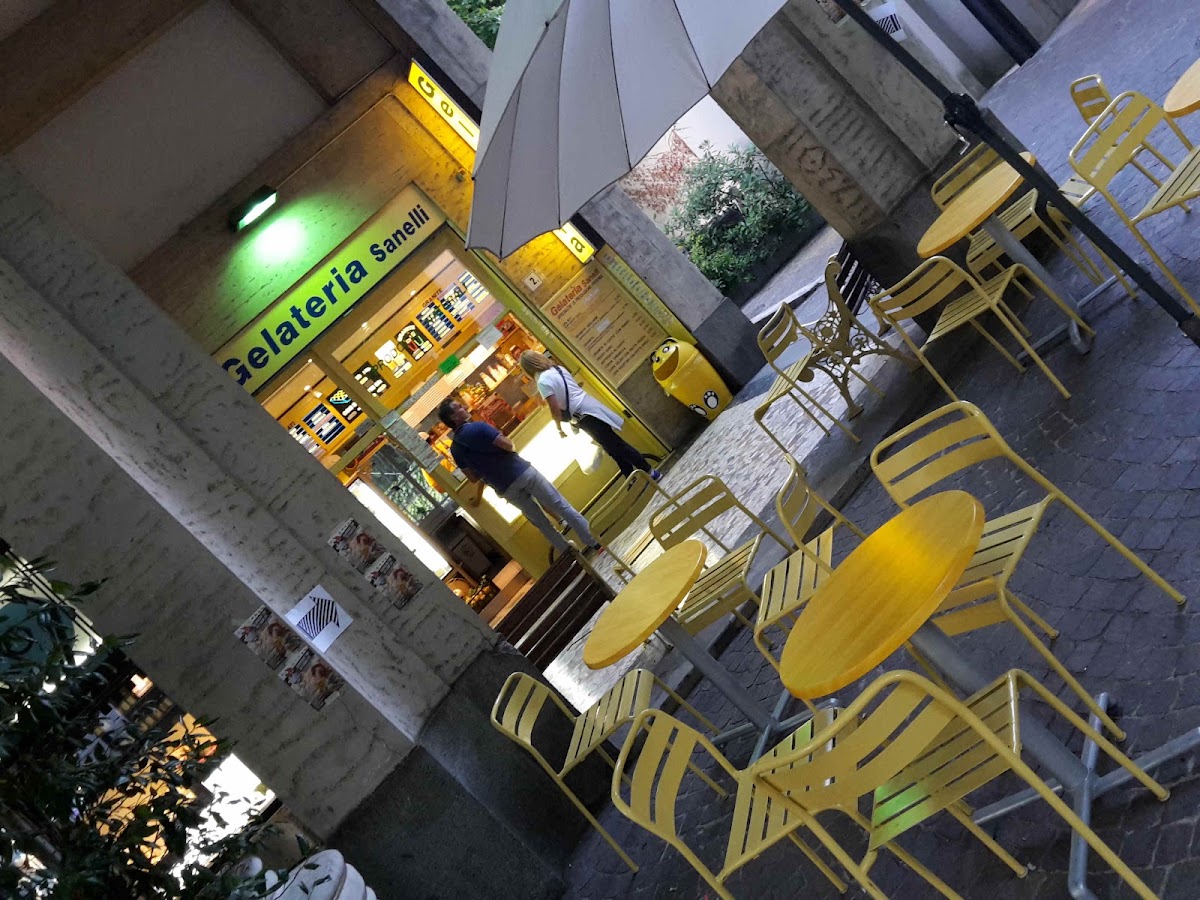 Il locale visto dall'interno.