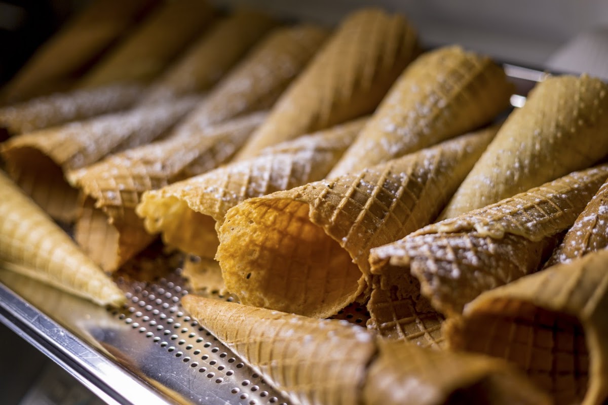 Le vaschette in vetrina.