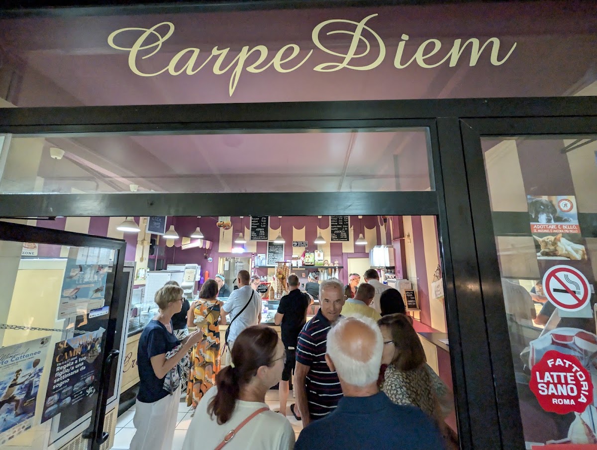 Un dettaglio della vetrina.