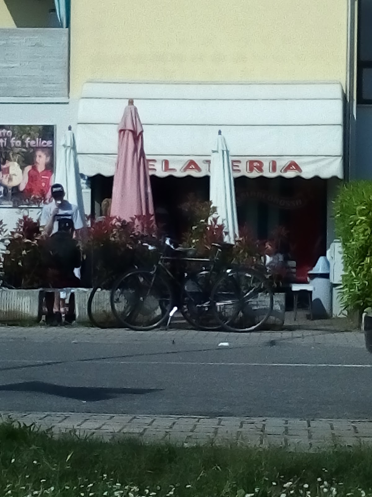 Il locale visto dall'interno.