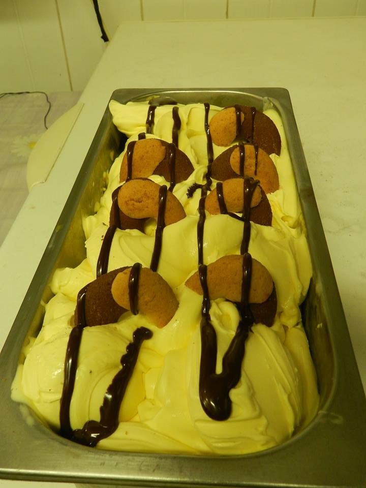 Le vaschette in vetrina.