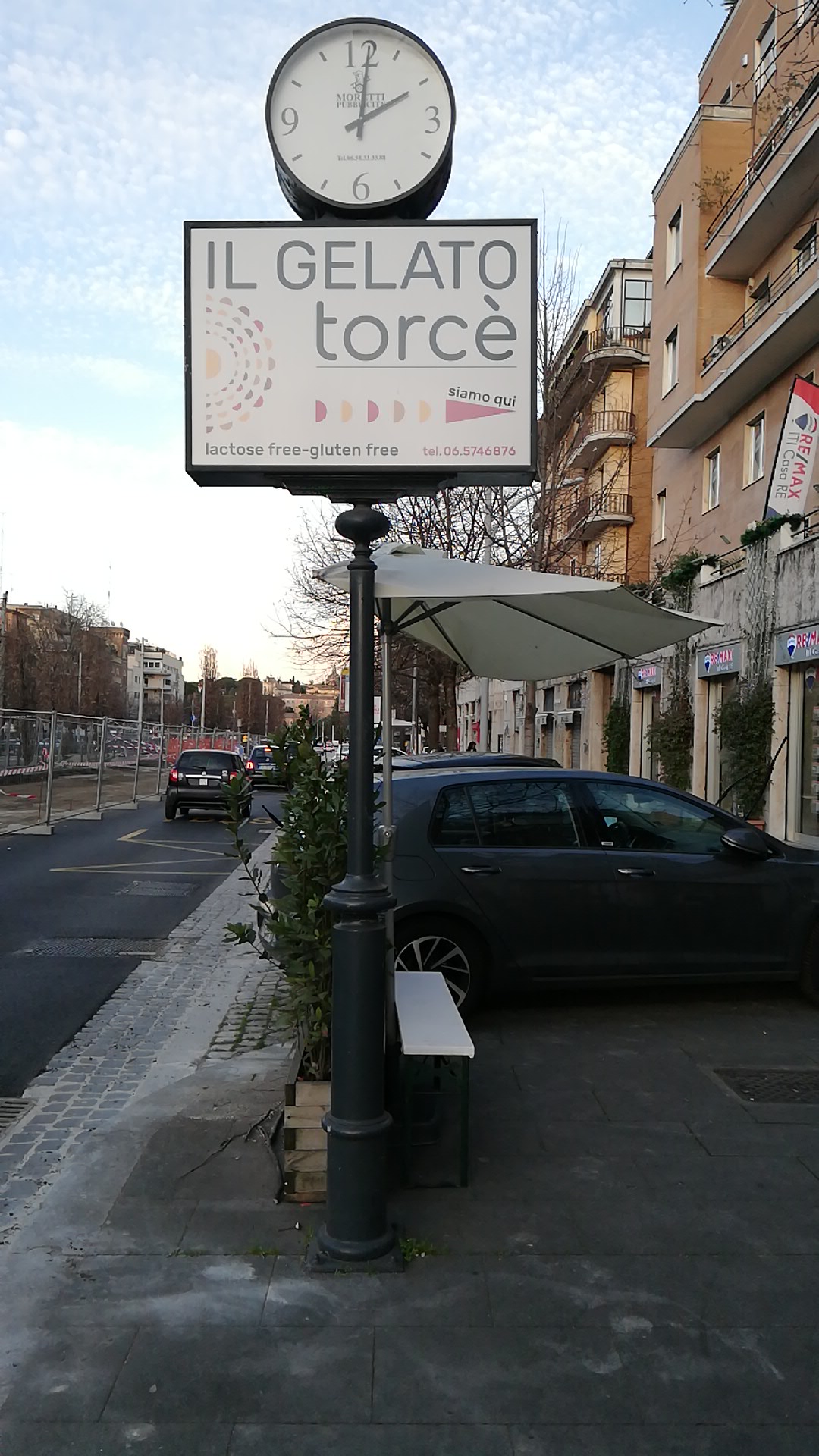 Il locale visto dall'interno.