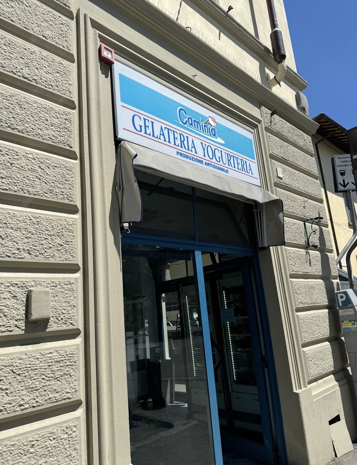 Il locale visto dall'interno.