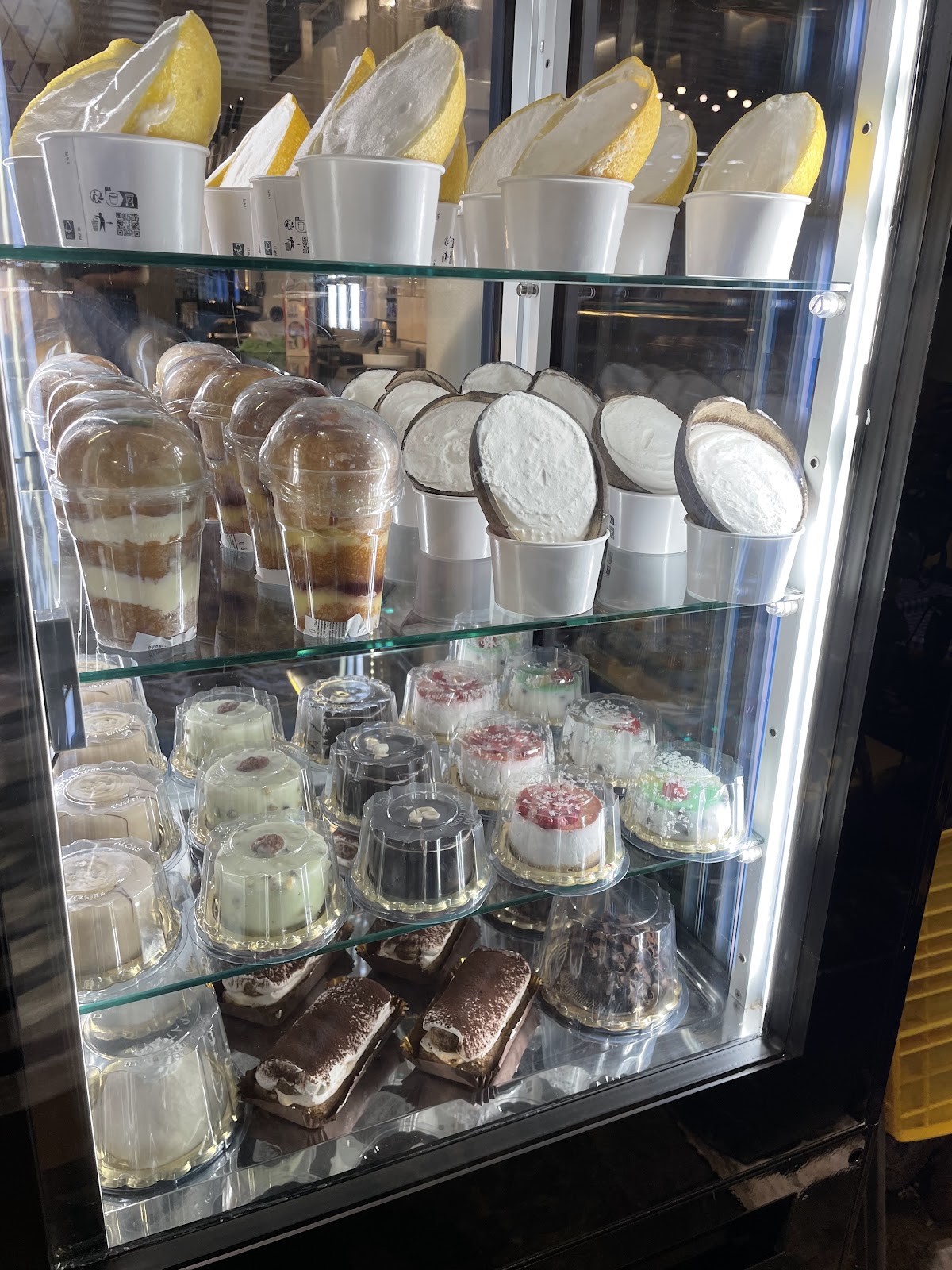 Il locale visto dall'interno.