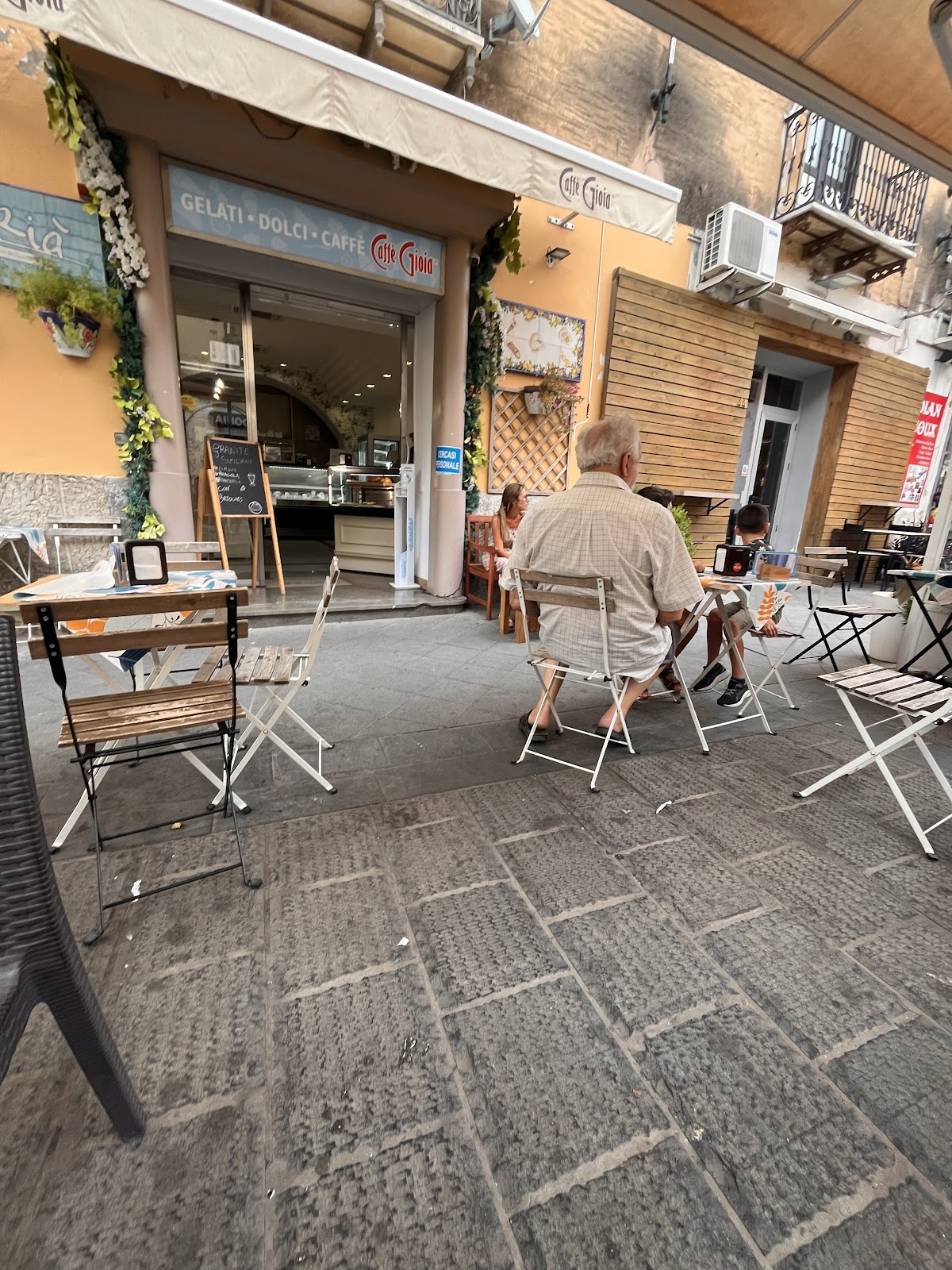 Il locale in servizio.