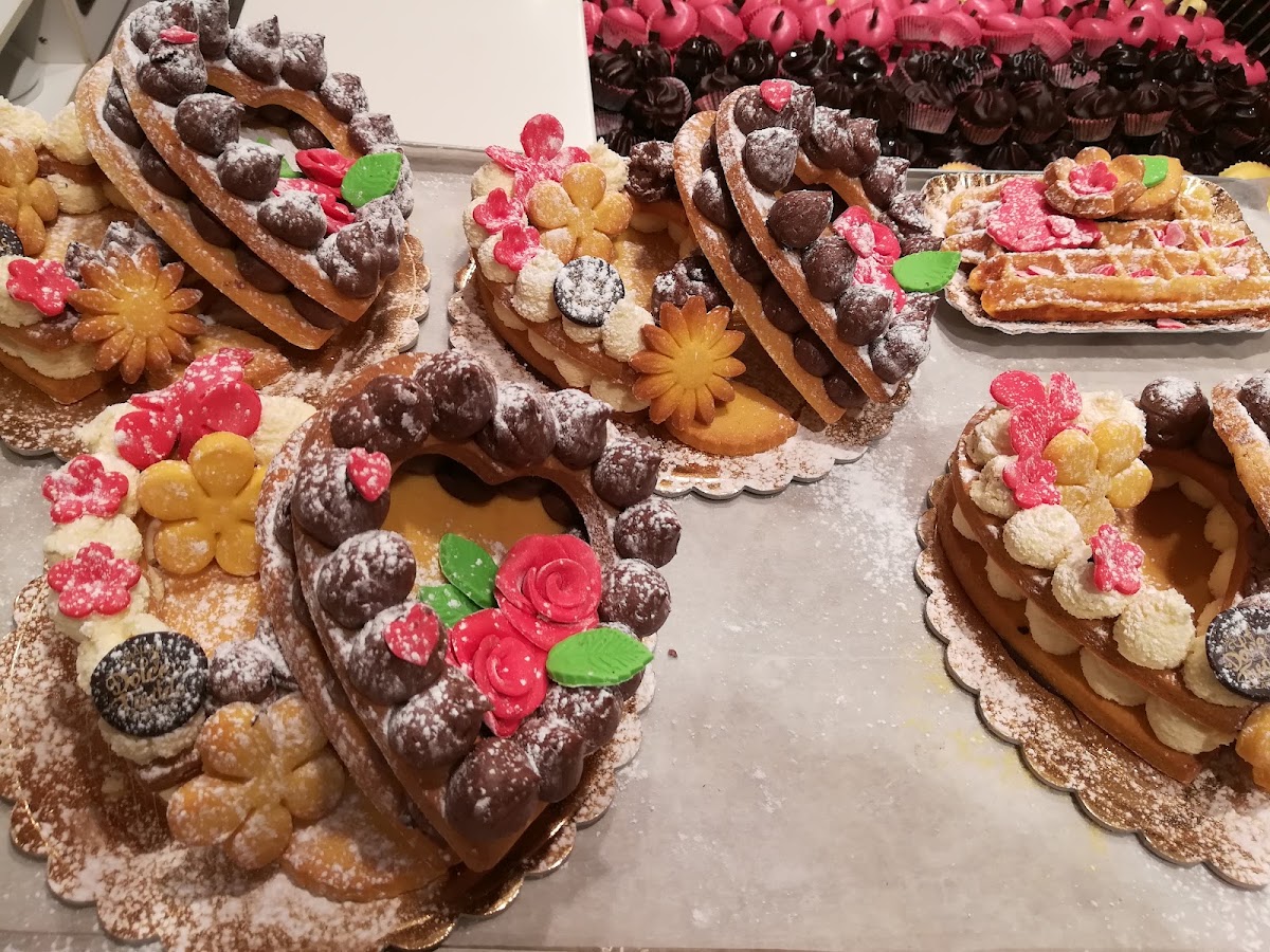 Le vaschette in vetrina.