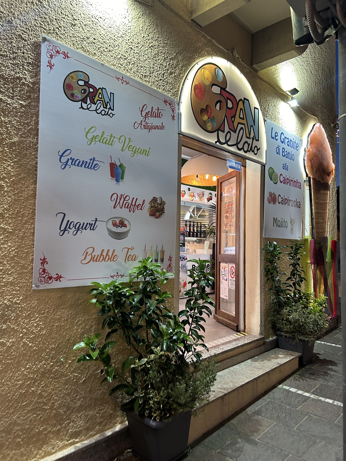 Il locale visto dall'interno.
