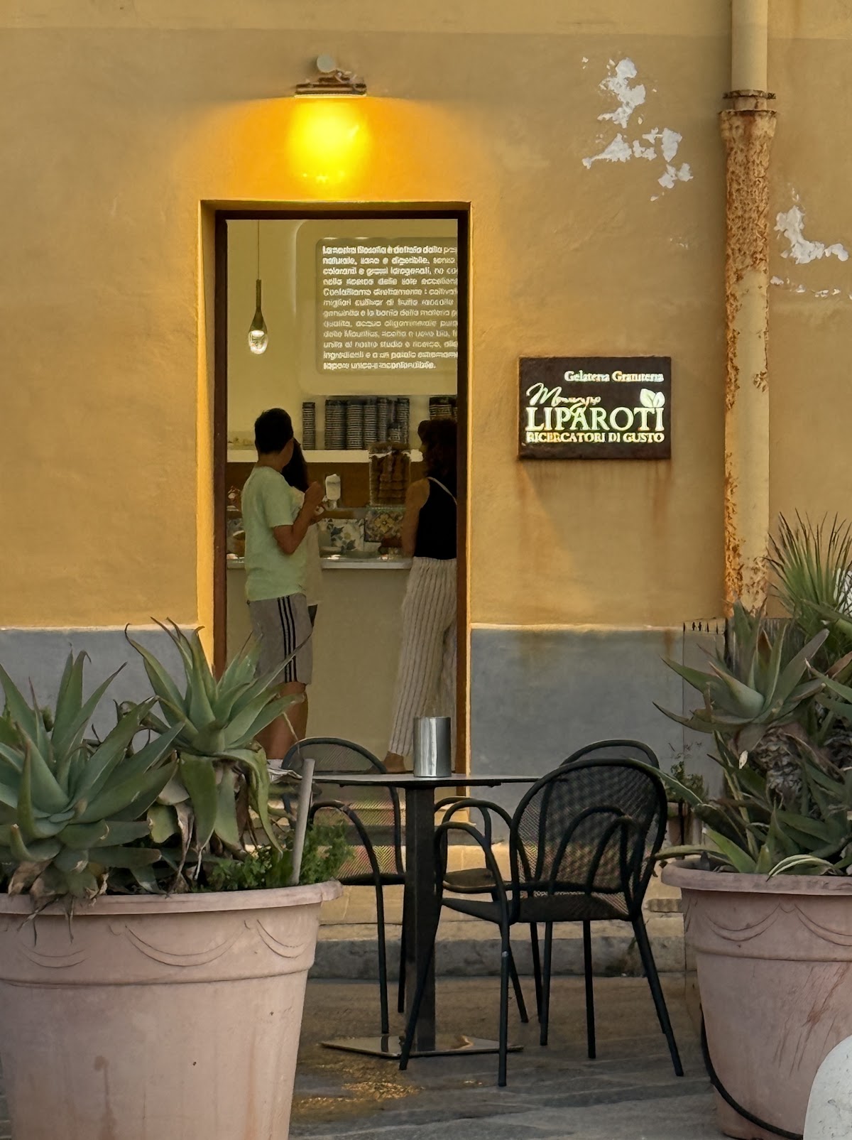 Il locale visto dall'interno.