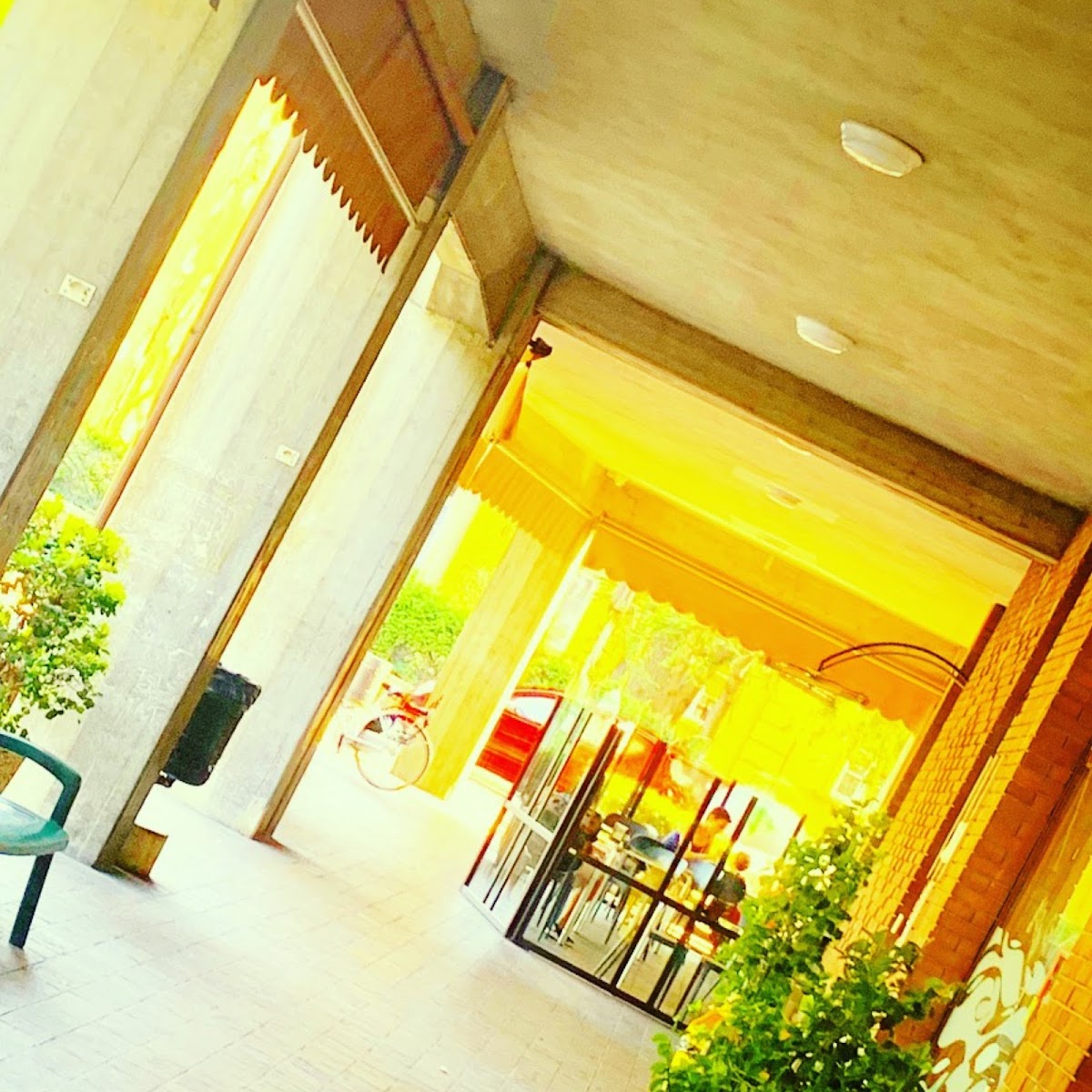Il locale visto dall'interno.