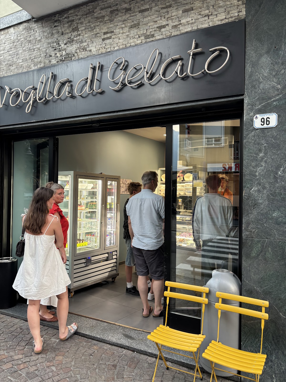 Un dettaglio della vetrina.