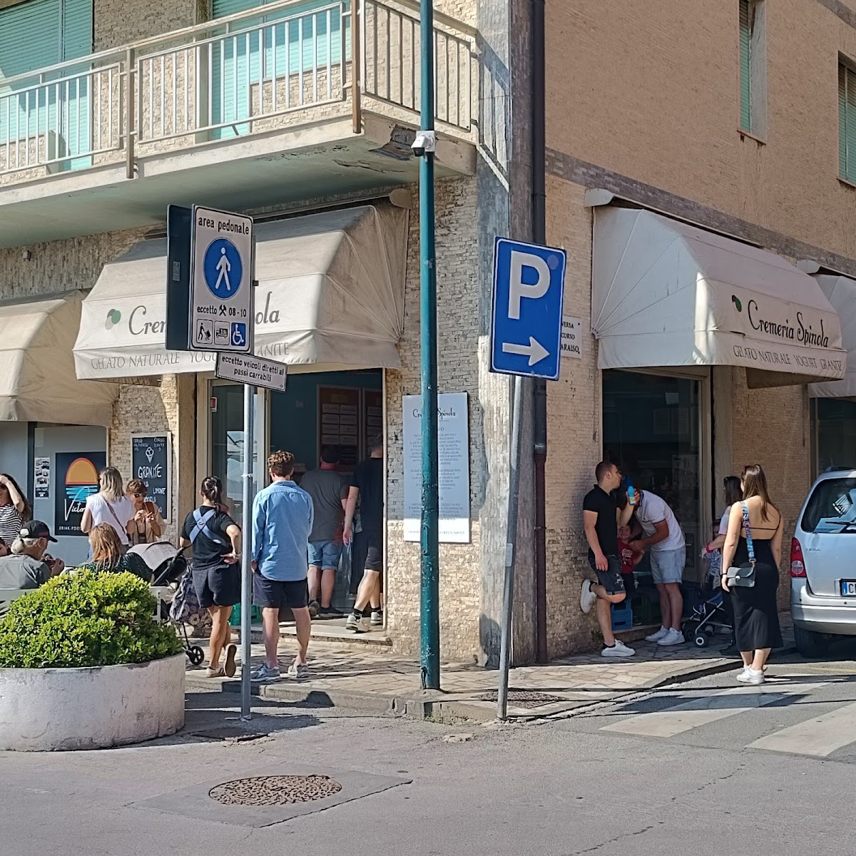 Un dettaglio della vetrina.