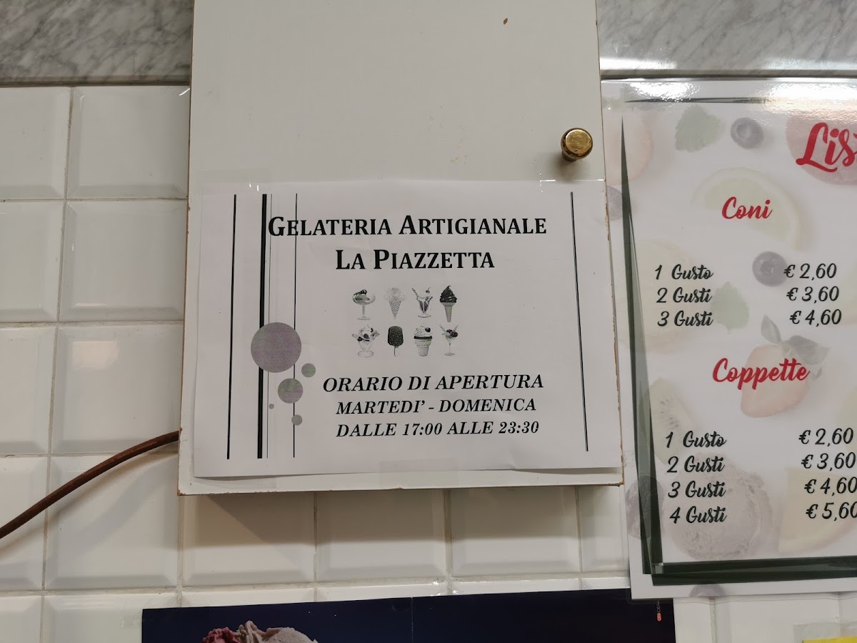 Il locale visto dall'interno.