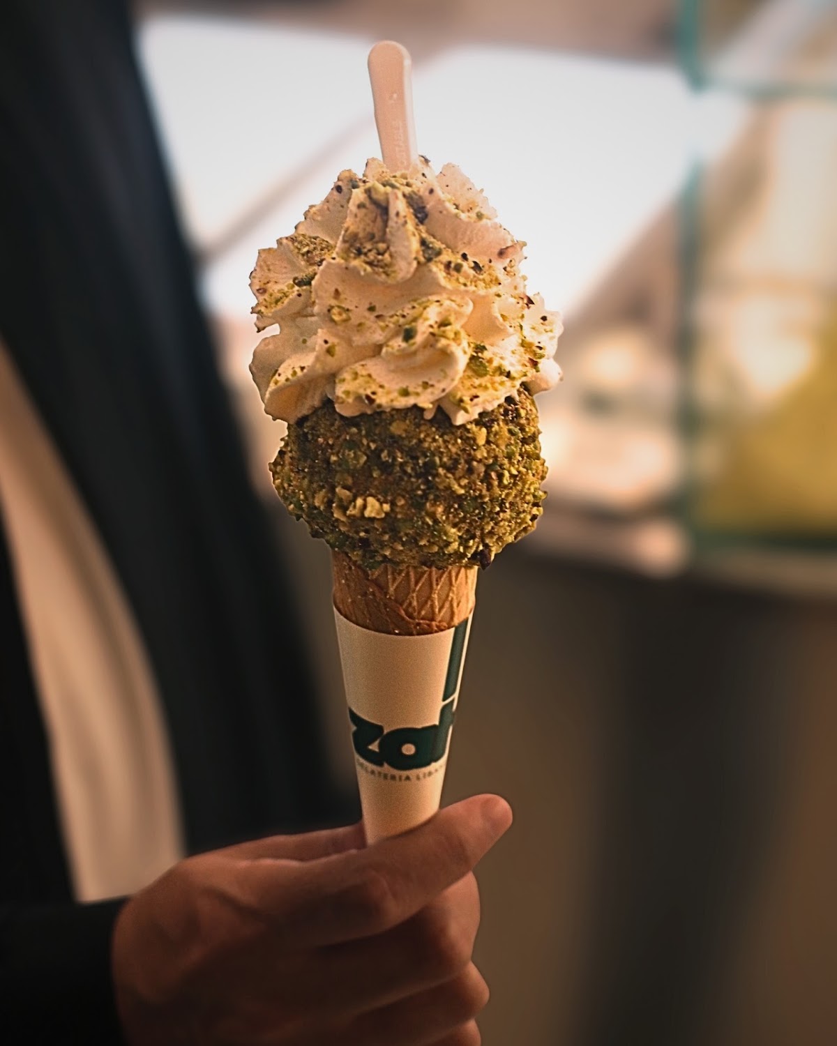Azah Gelateria Libanesa — vitrina y producto