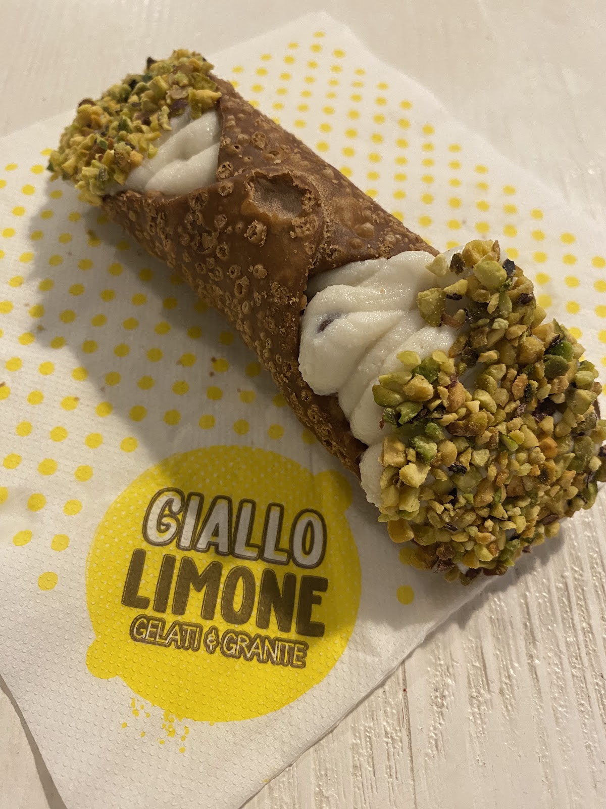 Un dettaglio della vetrina.