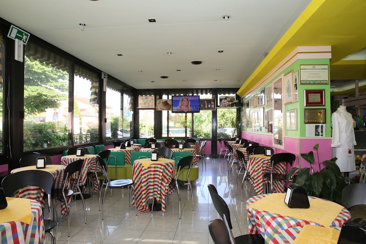 Il locale in servizio.
