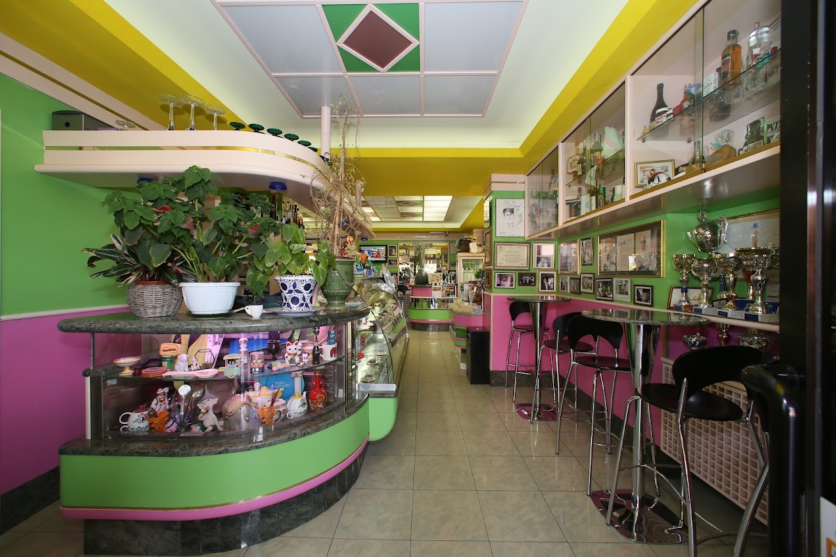 Il locale visto dall'interno.