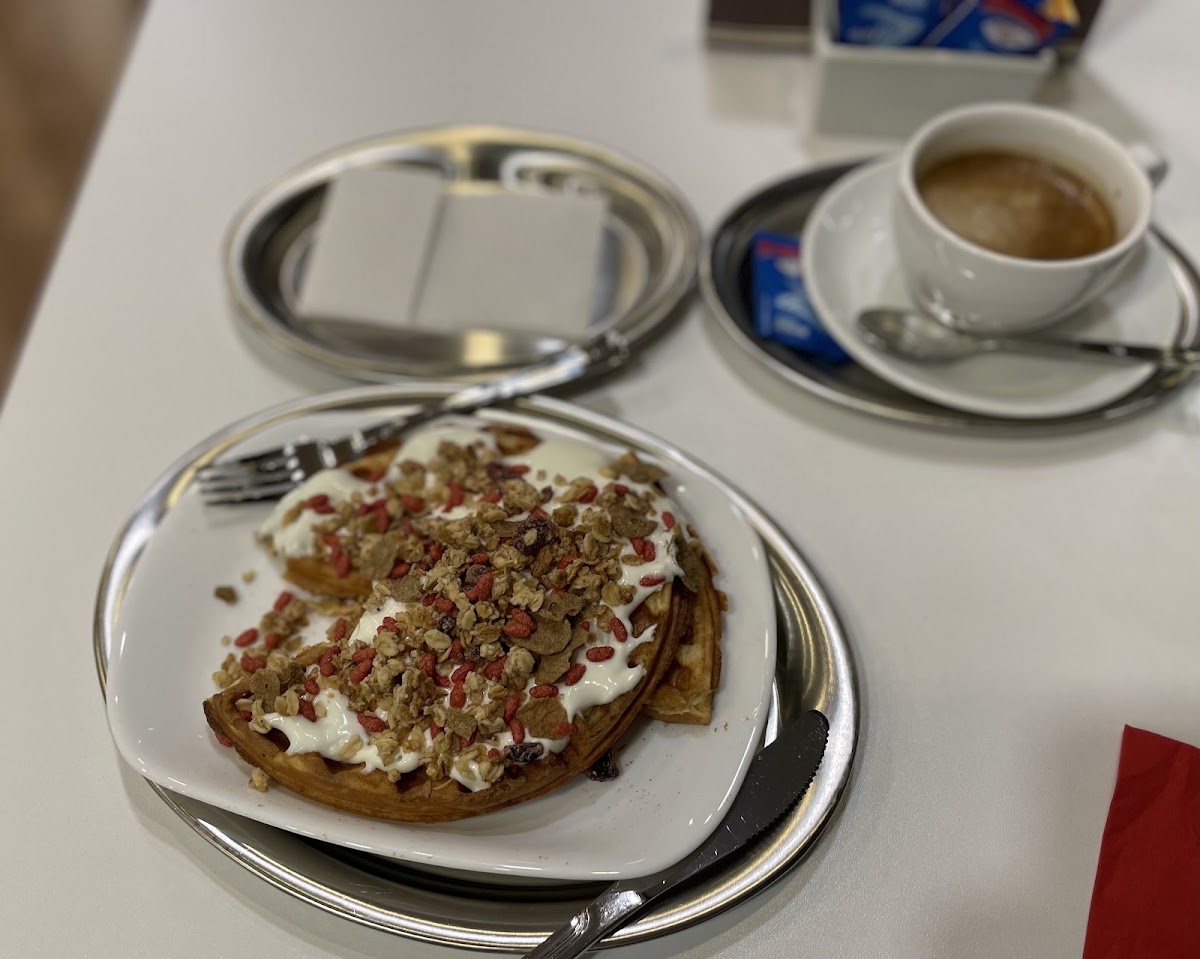 Un dettaglio della vetrina.