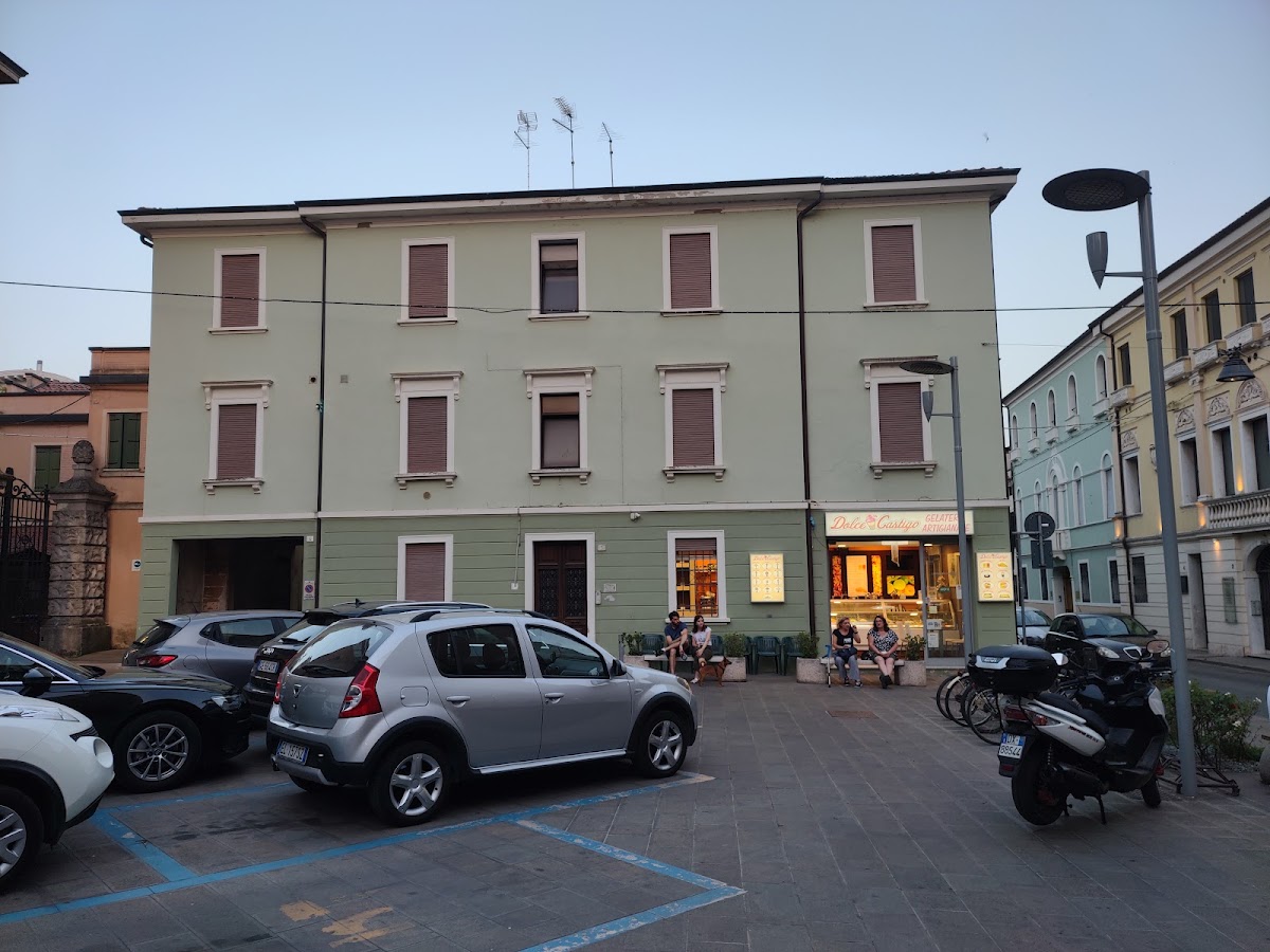 Il locale visto dall'interno.