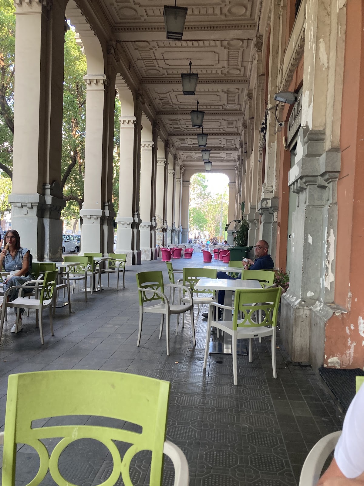 Il locale visto dall'interno.