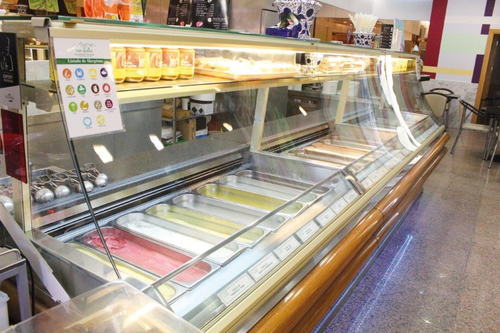 Heladería Los Alpes — el local
