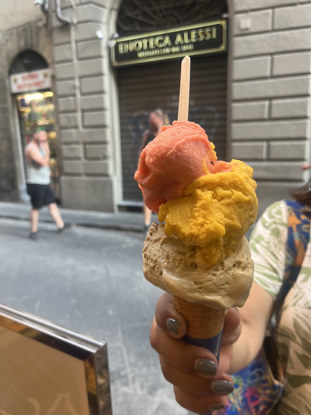 Le vaschette in vetrina.