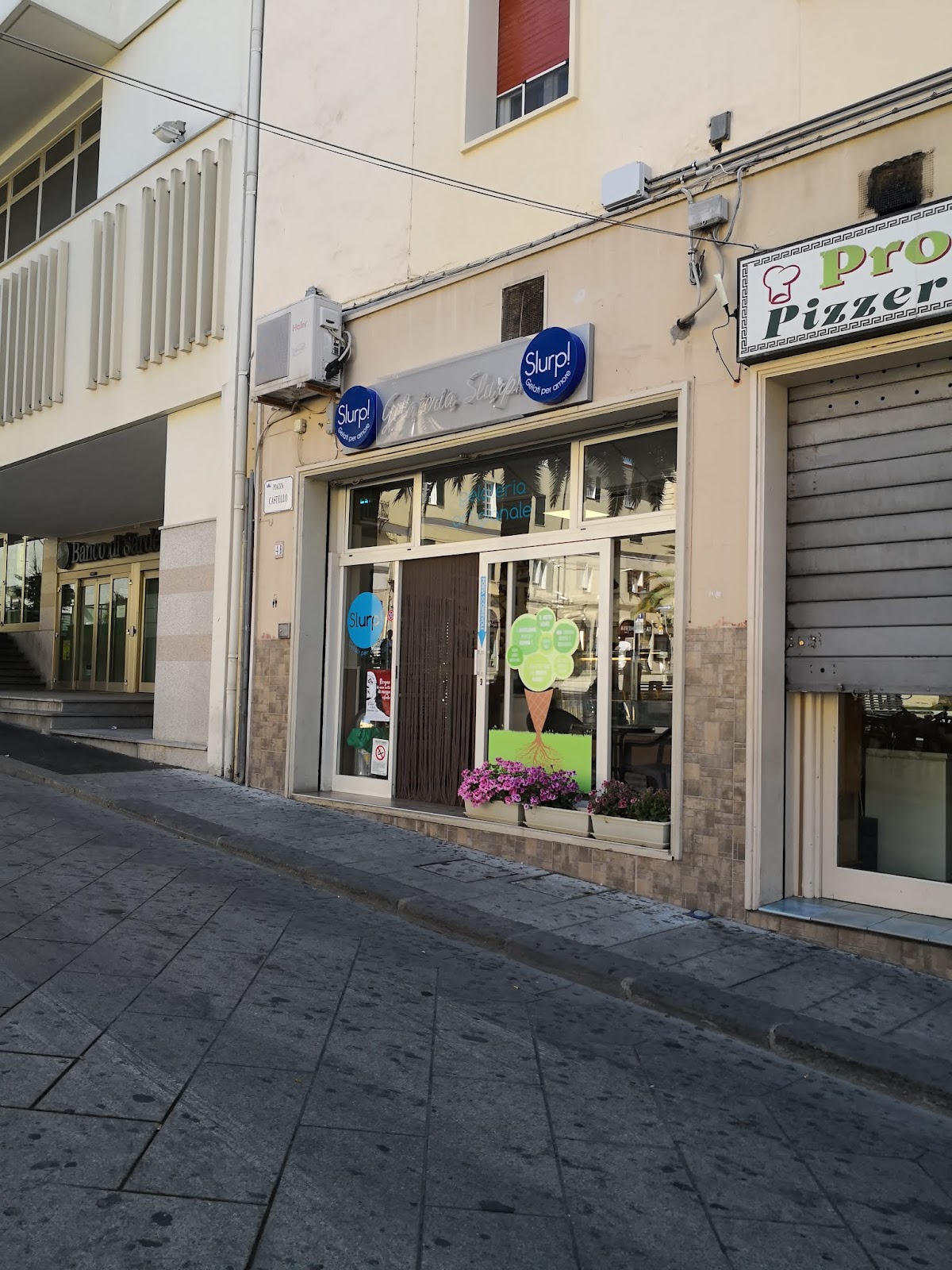 Il locale visto dall'interno.