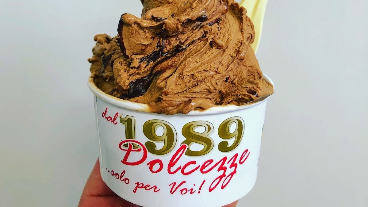 Le vaschette in vetrina.