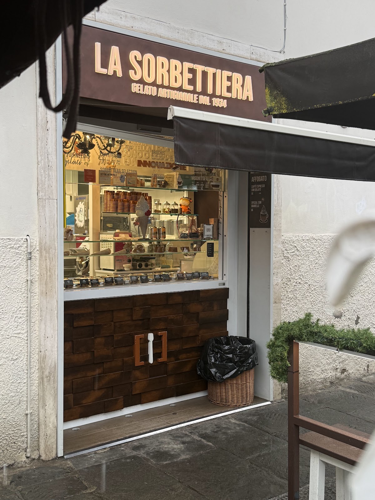 Il locale in servizio.