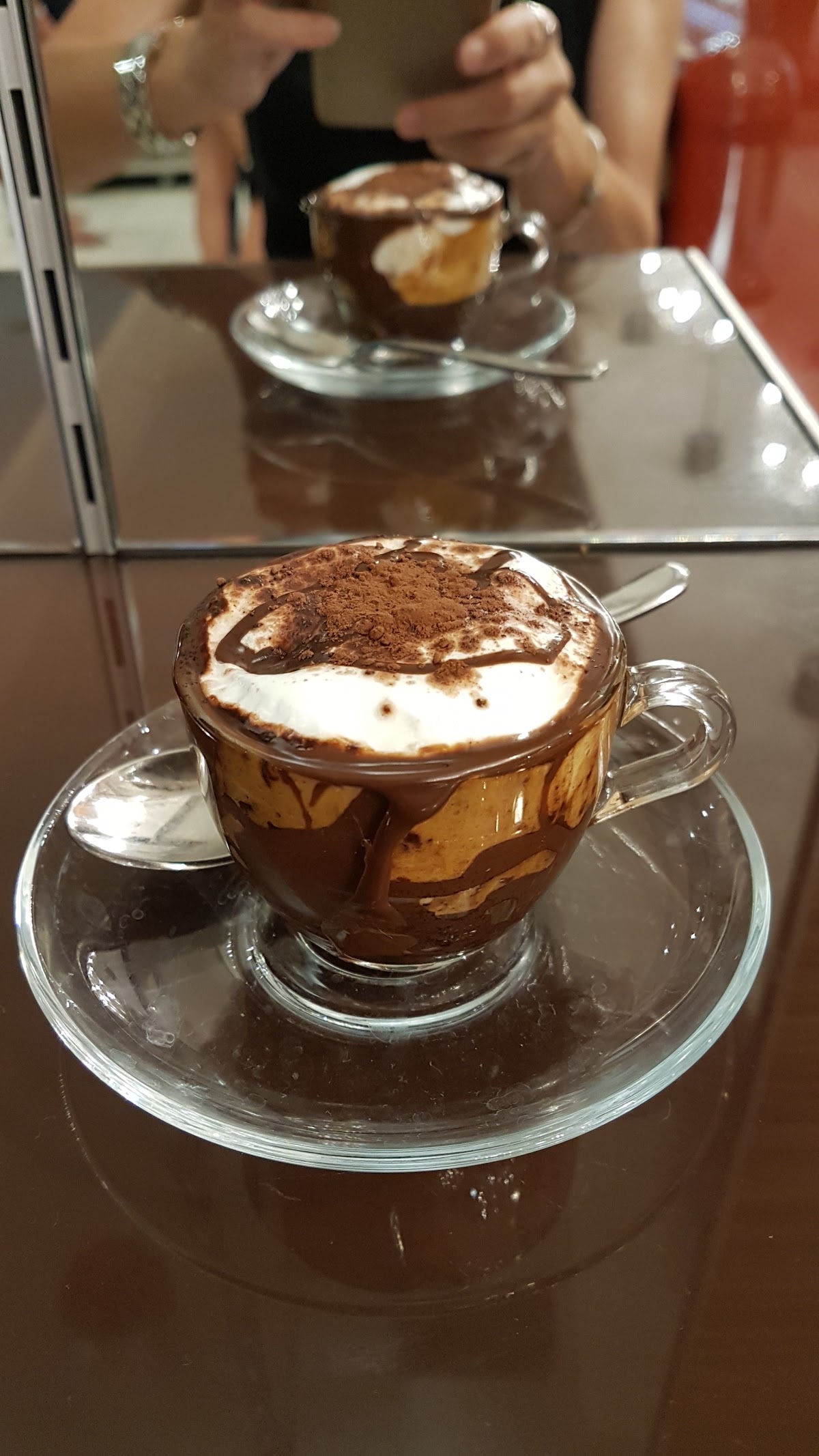 Le vaschette in vetrina.
