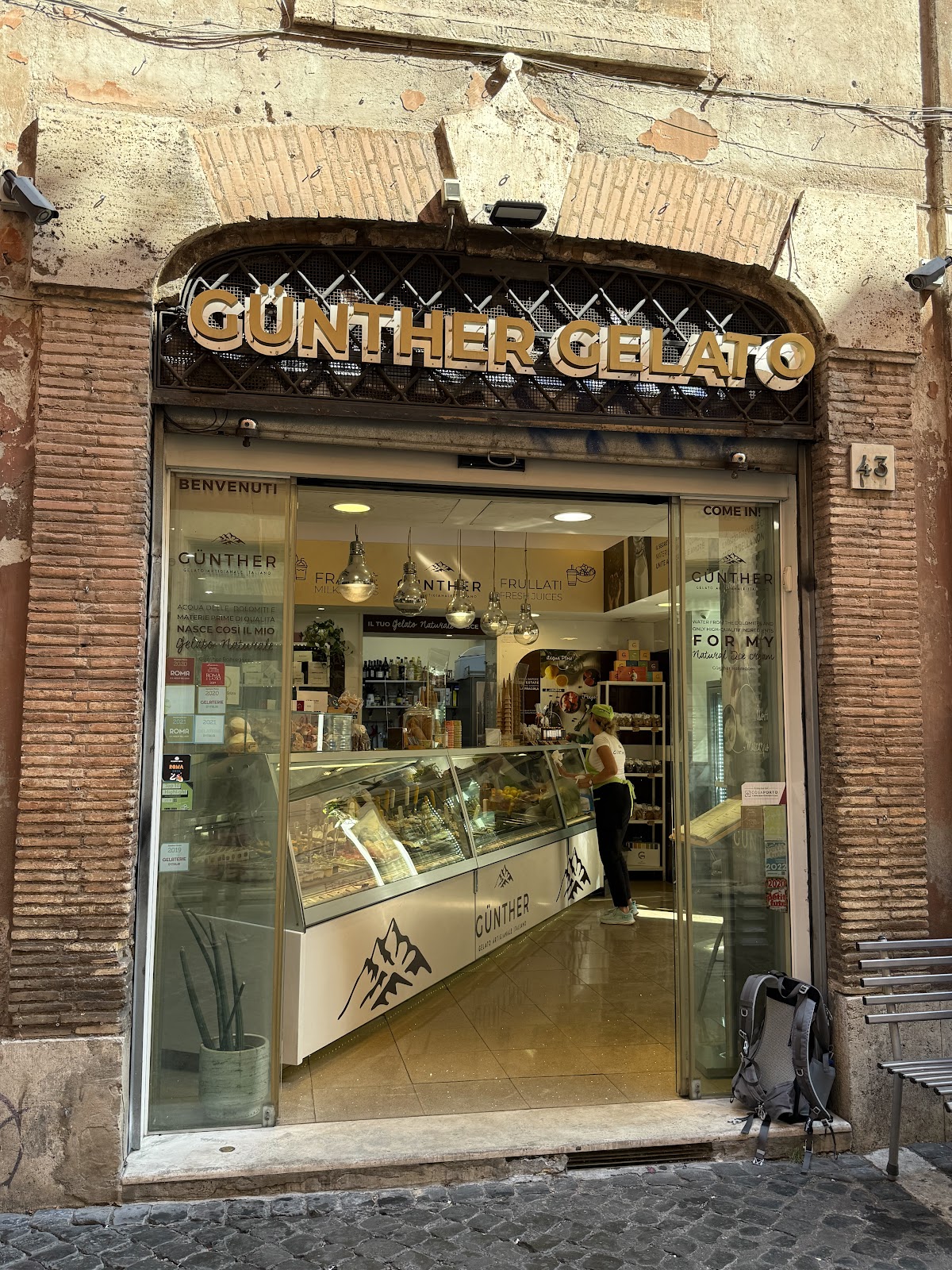 Il locale in servizio.