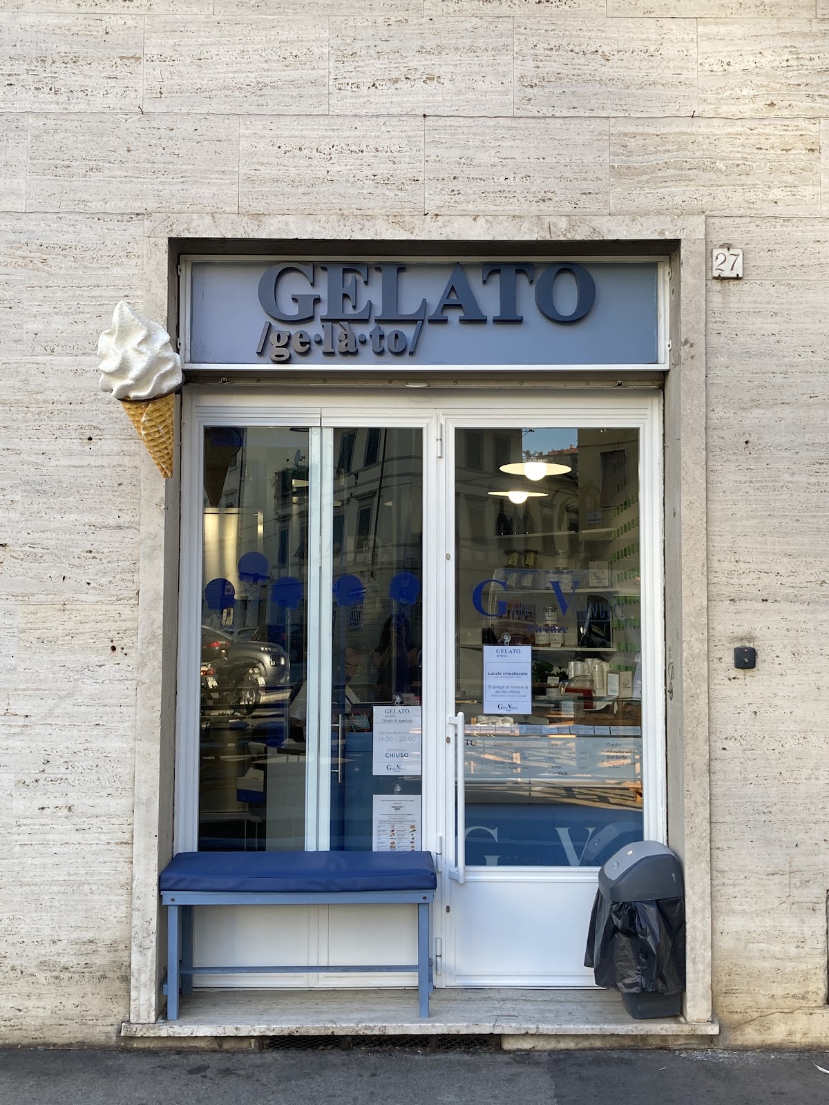 Il locale in servizio.