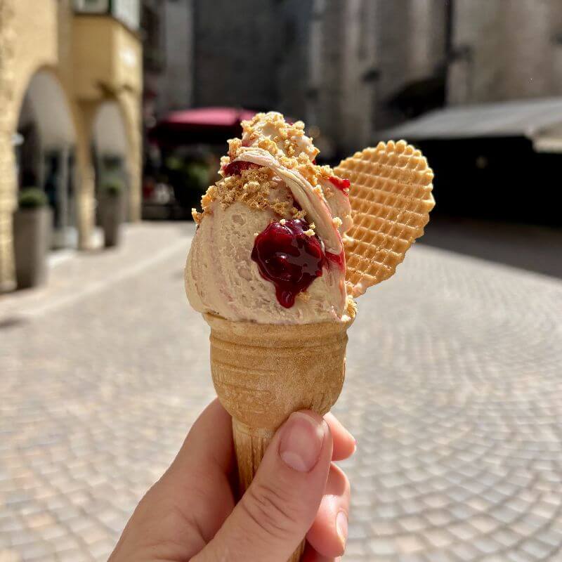 Le vaschette in vetrina.