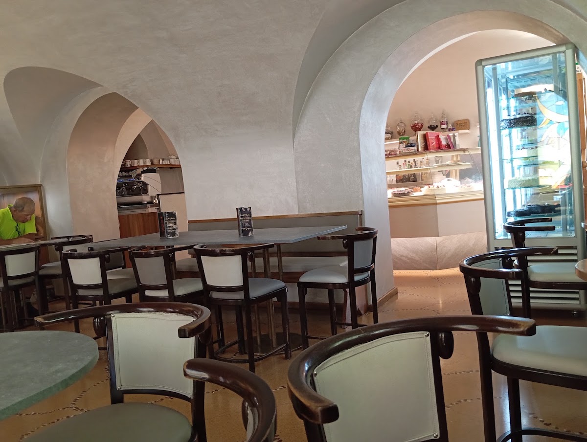 Il locale in servizio.